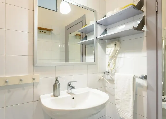 Luna Homes - In Farini Apartamento Milão