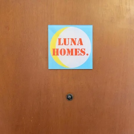 Luna Homes - In Farini 아파트 *