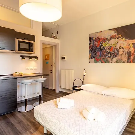 Luna Homes - In Farini 米兰